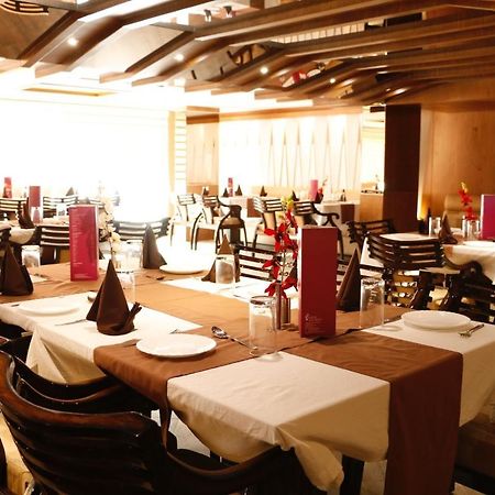 Hotel Shelter Gwalior Bagian luar foto