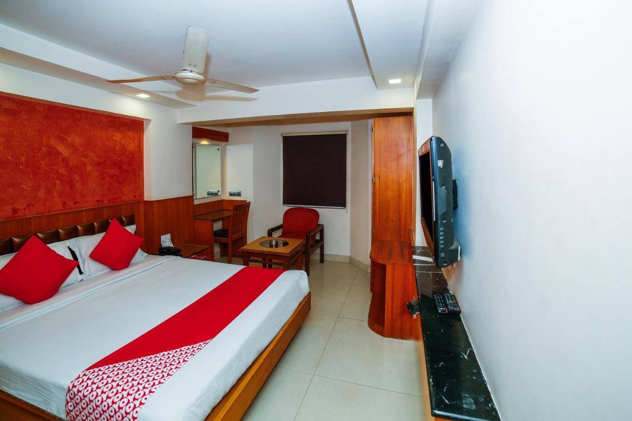 Hotel Shelter Gwalior Bagian luar foto