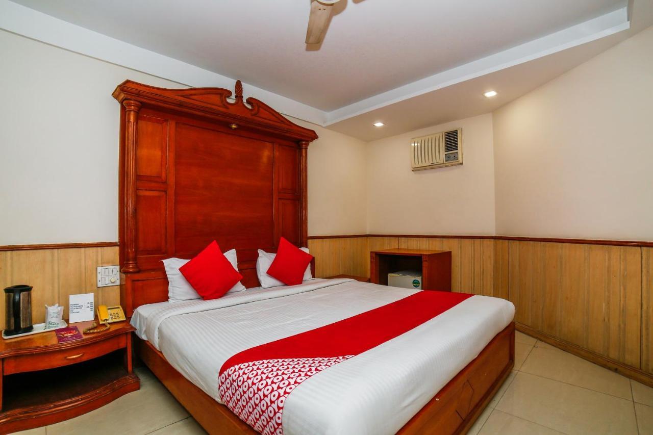 Hotel Shelter Gwalior Bagian luar foto