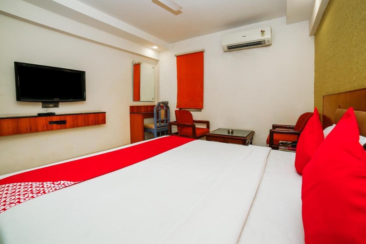 Hotel Shelter Gwalior Bagian luar foto