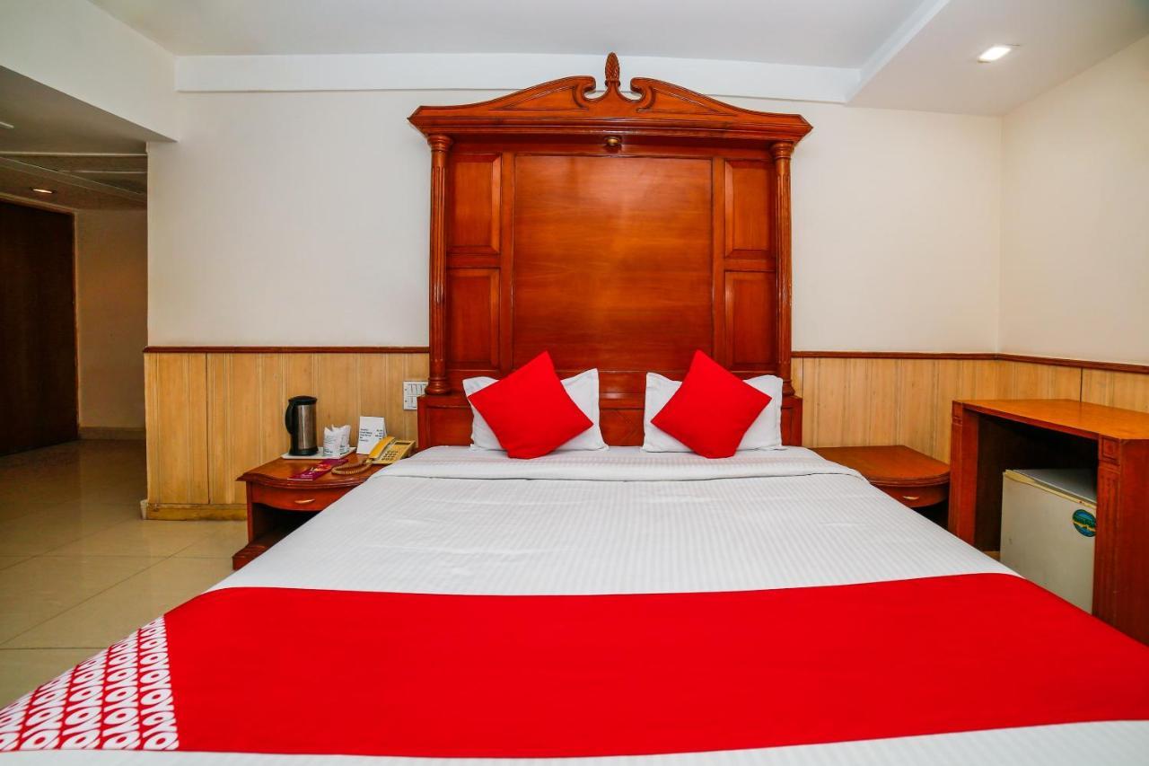Hotel Shelter Gwalior Bagian luar foto