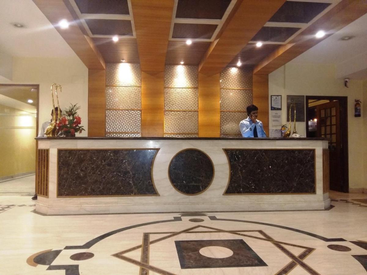 Hotel Shelter Gwalior Bagian luar foto