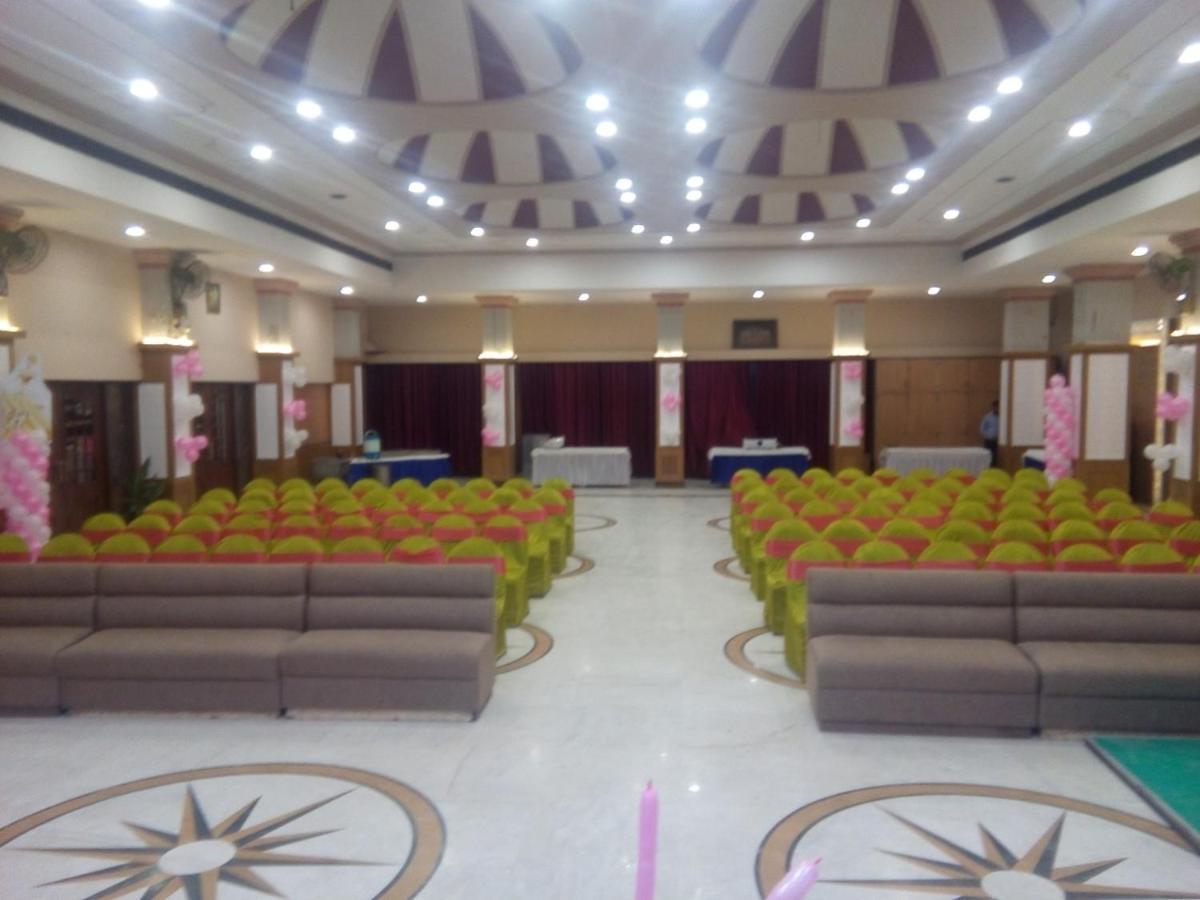 Hotel Shelter Gwalior Bagian luar foto