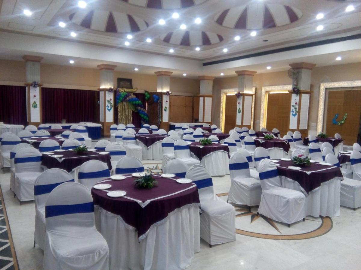 Hotel Shelter Gwalior Bagian luar foto
