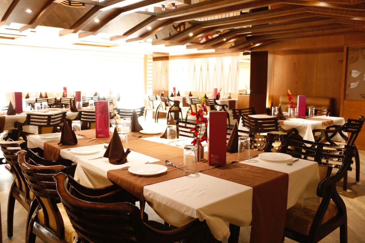 Hotel Shelter Gwalior Bagian luar foto