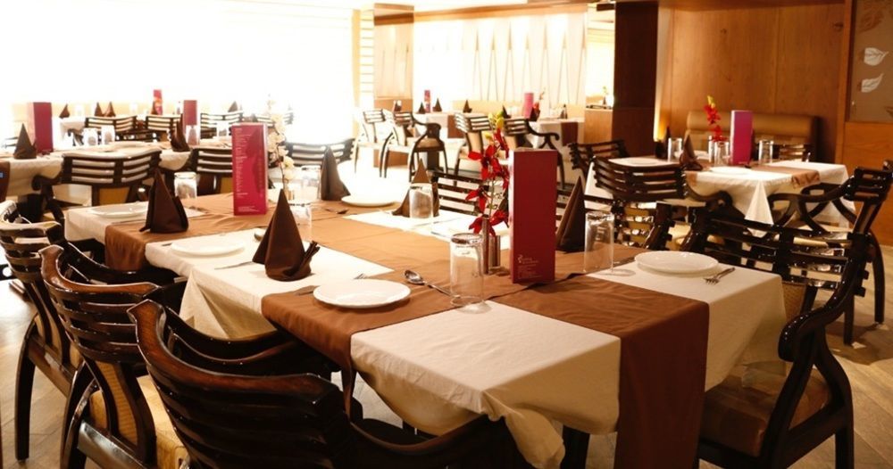Hotel Shelter Gwalior Bagian luar foto