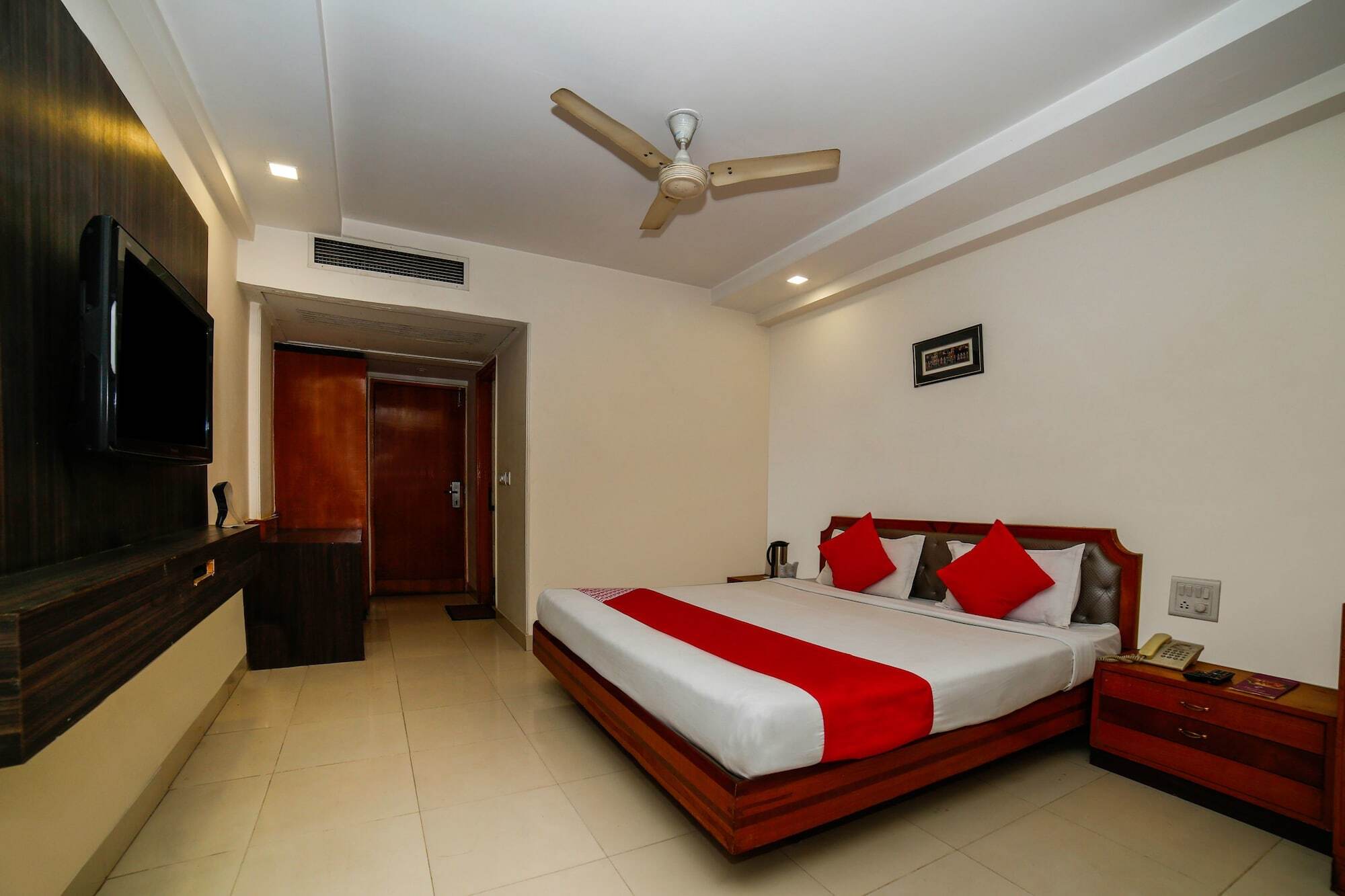Hotel Shelter Gwalior Bagian luar foto